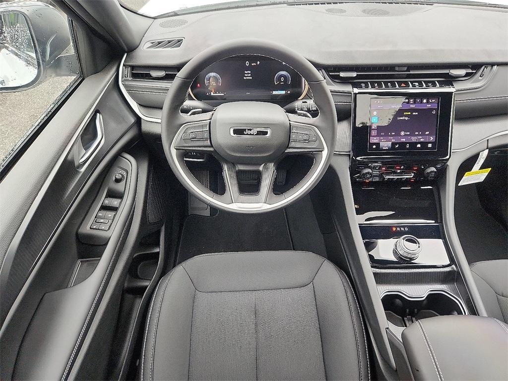 new 2025 Jeep Grand Cherokee car, priced at $43,575