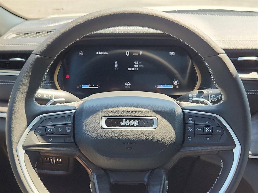 new 2025 Jeep Grand Cherokee car, priced at $49,415