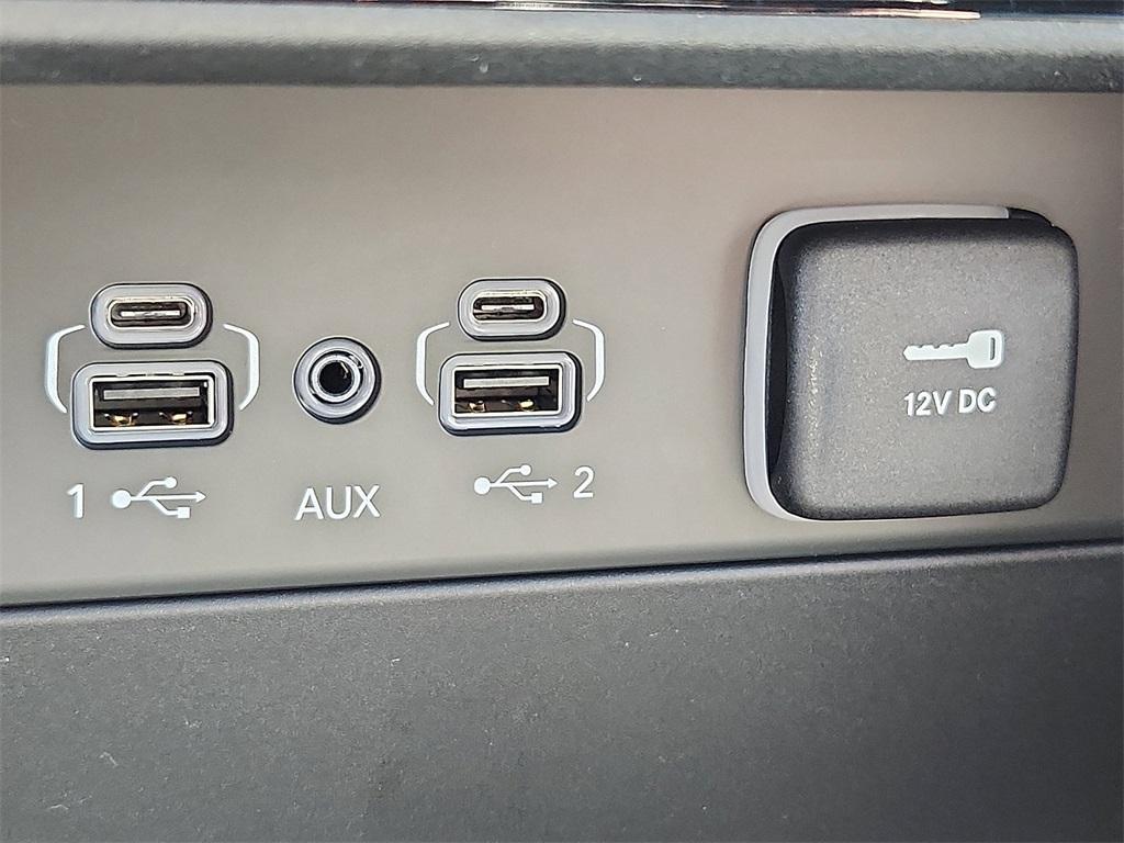 new 2025 Jeep Grand Cherokee car, priced at $49,415