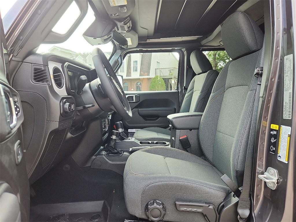 new 2025 Jeep Wrangler car, priced at $52,765