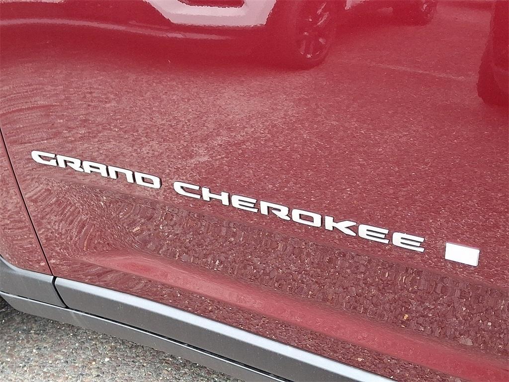 new 2025 Jeep Grand Cherokee car, priced at $50,010