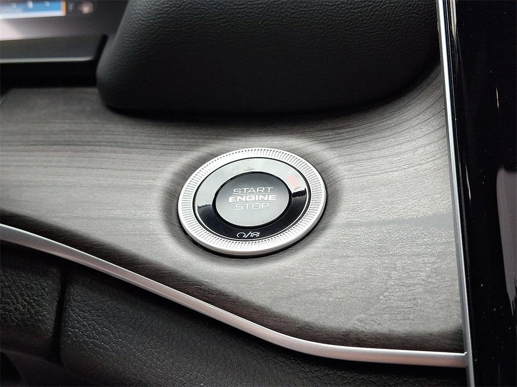 new 2025 Jeep Grand Cherokee car, priced at $50,010