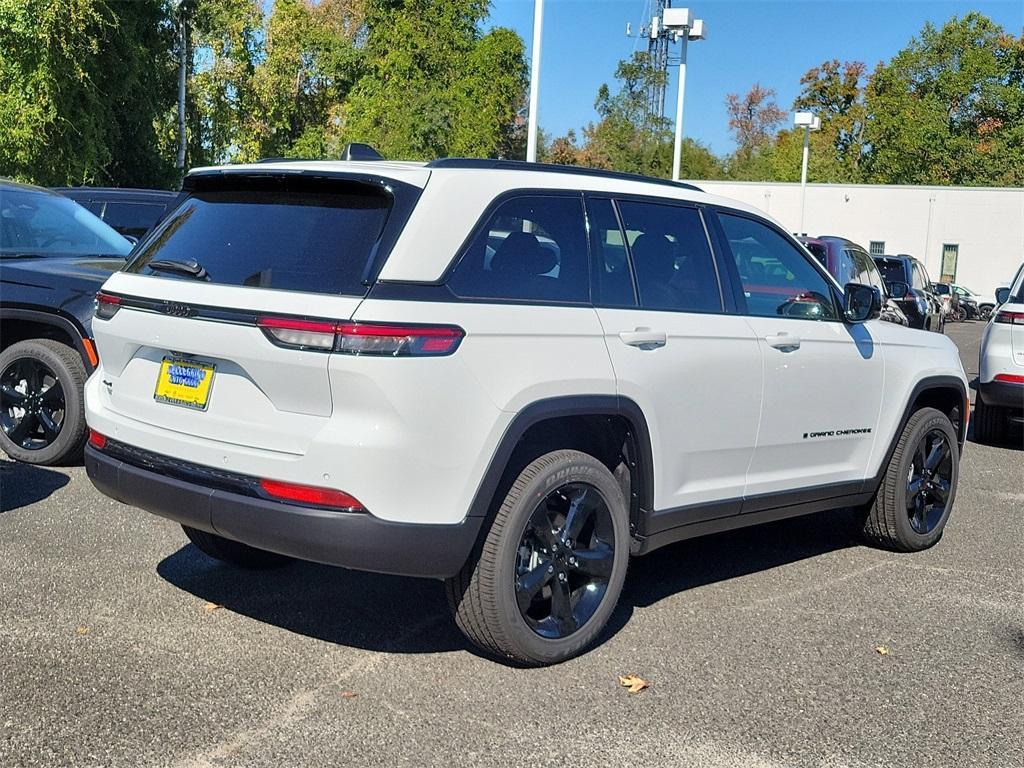 new 2025 Jeep Grand Cherokee car, priced at $47,580