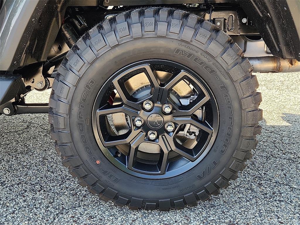 new 2025 Jeep Gladiator car, priced at $49,410