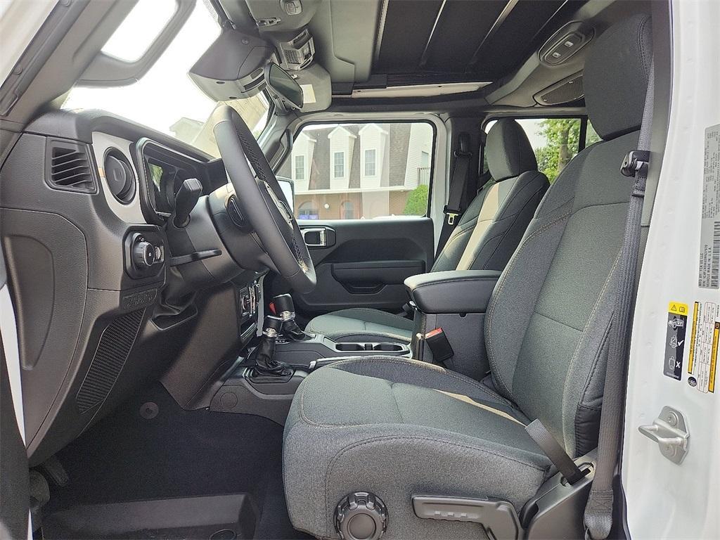 new 2025 Jeep Wrangler car, priced at $52,170