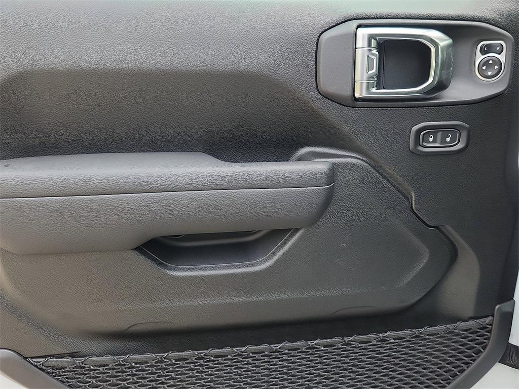 new 2025 Jeep Wrangler car, priced at $52,170