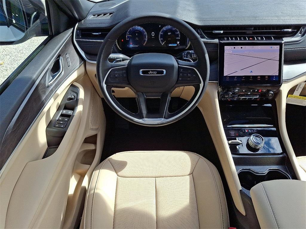 new 2025 Jeep Grand Cherokee car, priced at $55,065