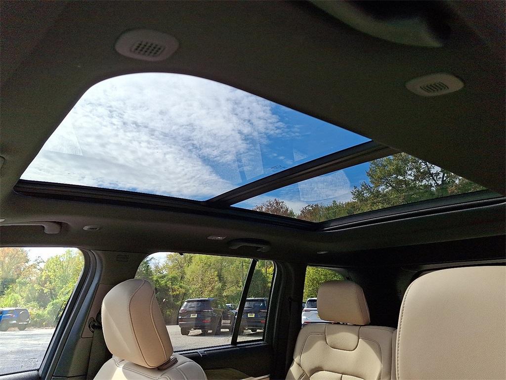 new 2025 Jeep Grand Cherokee car, priced at $55,065