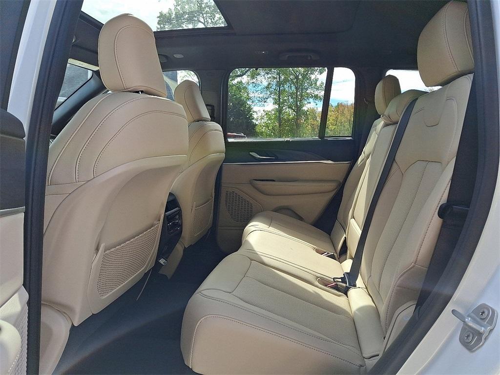 new 2025 Jeep Grand Cherokee car, priced at $55,065