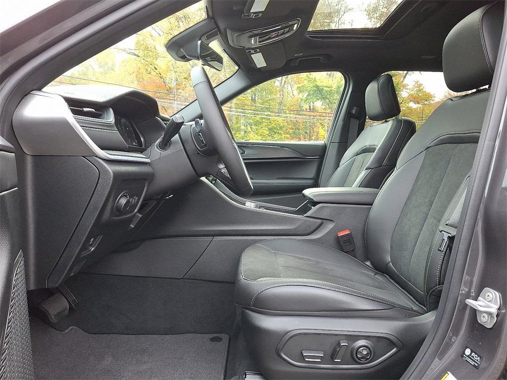 new 2025 Jeep Grand Cherokee L car, priced at $48,730