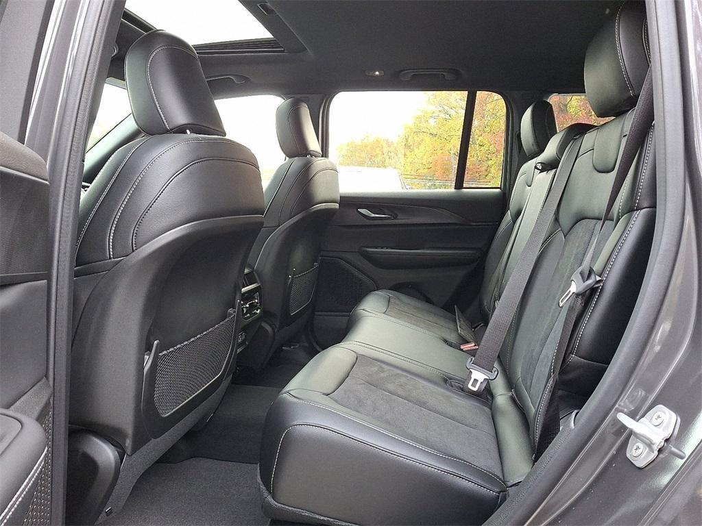 new 2025 Jeep Grand Cherokee car, priced at $47,725