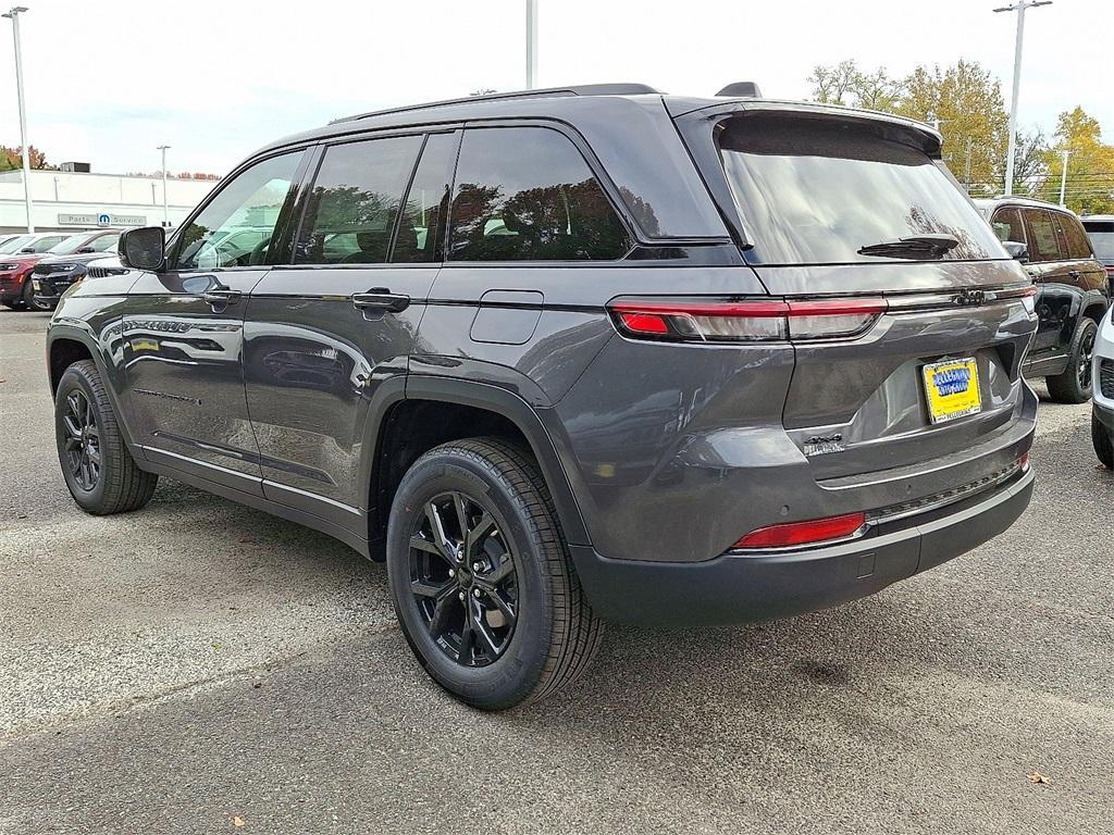 new 2025 Jeep Grand Cherokee car, priced at $47,725