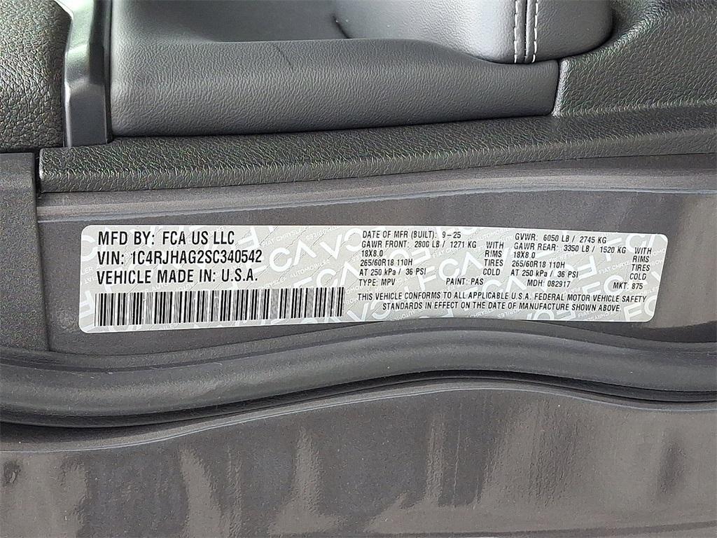 new 2025 Jeep Grand Cherokee car, priced at $47,725