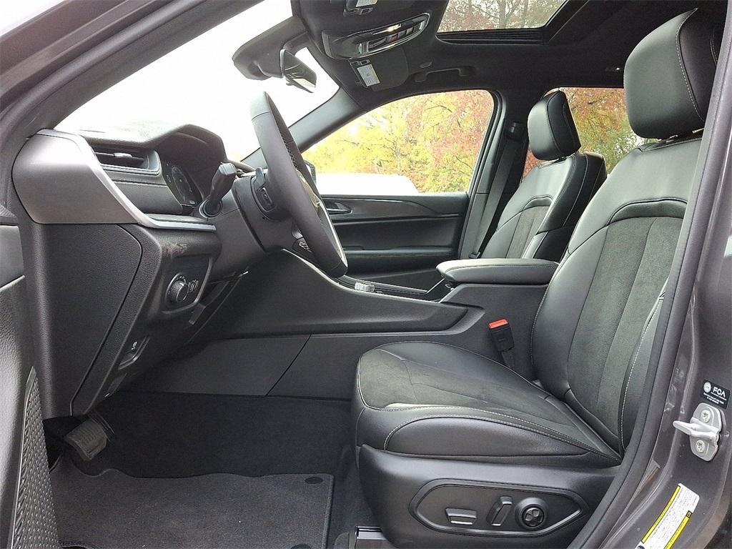 new 2025 Jeep Grand Cherokee car, priced at $47,725