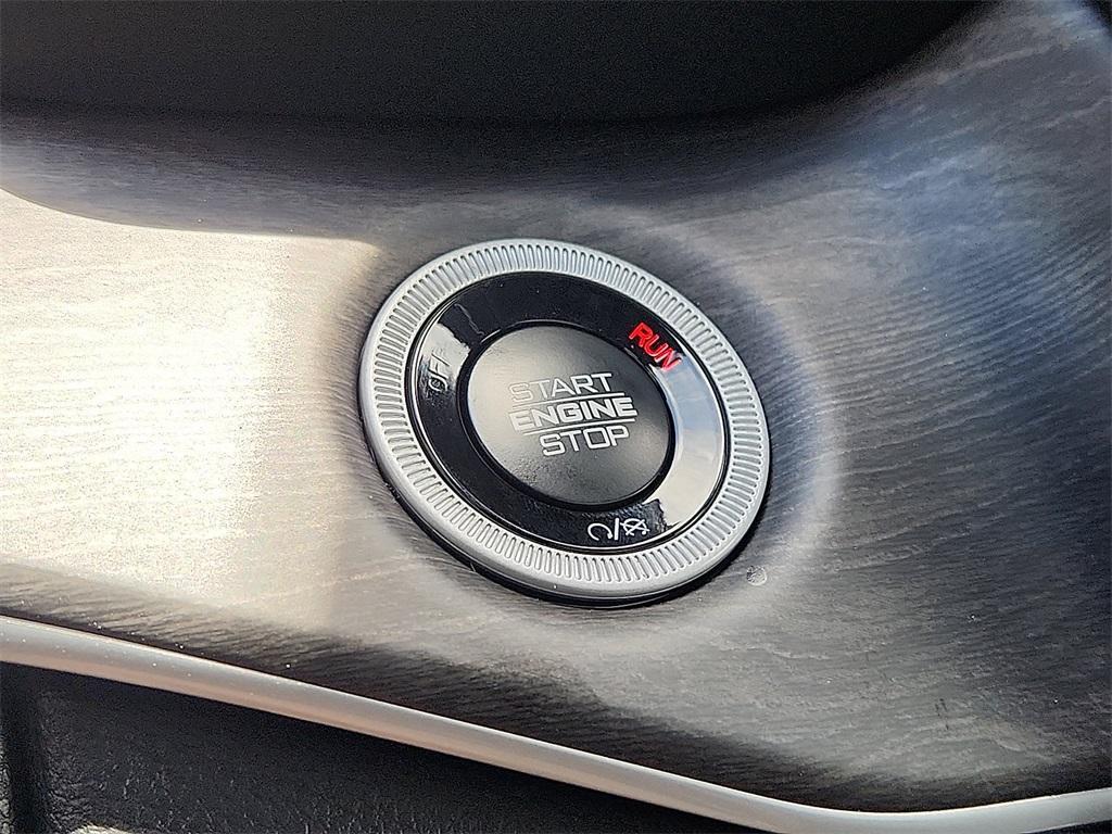new 2025 Jeep Grand Cherokee car