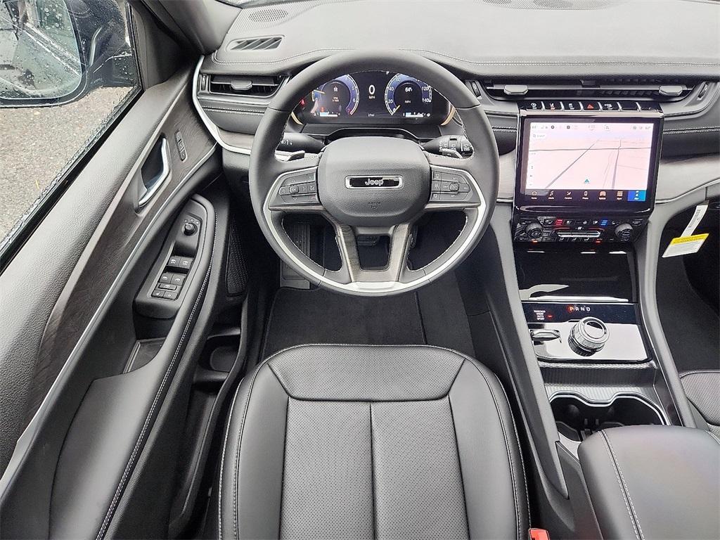 new 2025 Jeep Grand Cherokee car