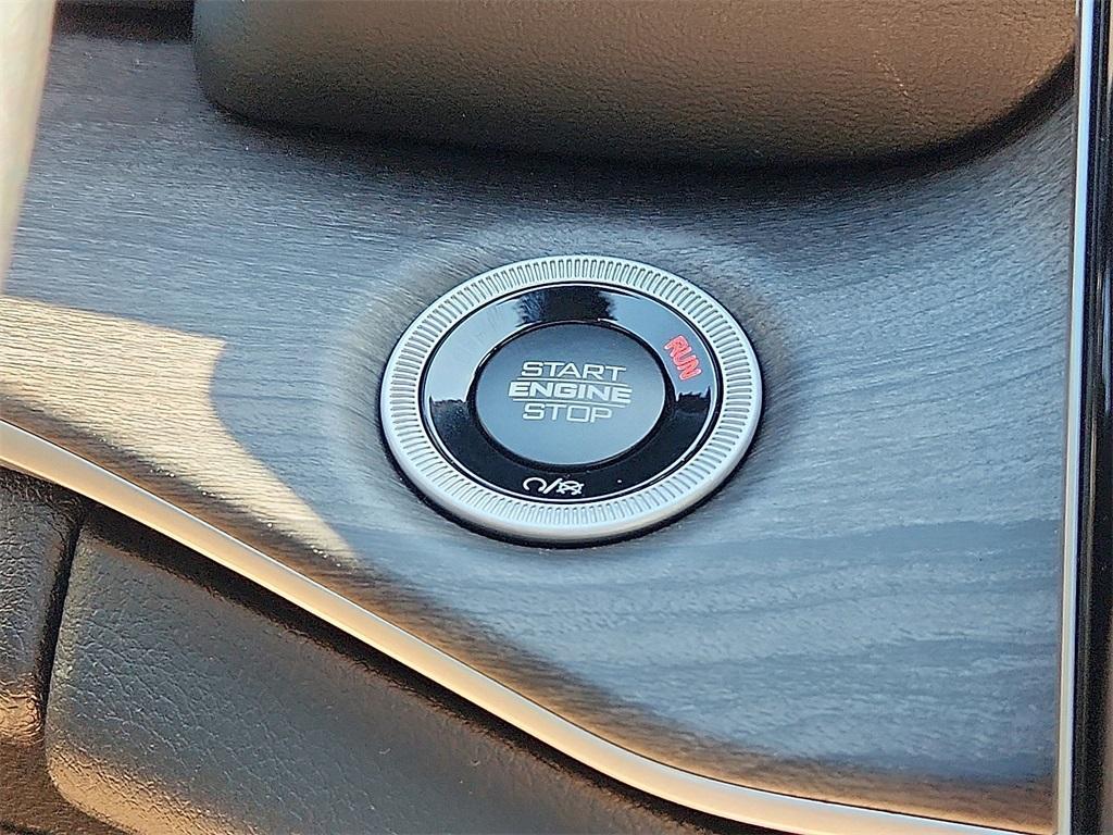 new 2025 Jeep Grand Cherokee car, priced at $52,735