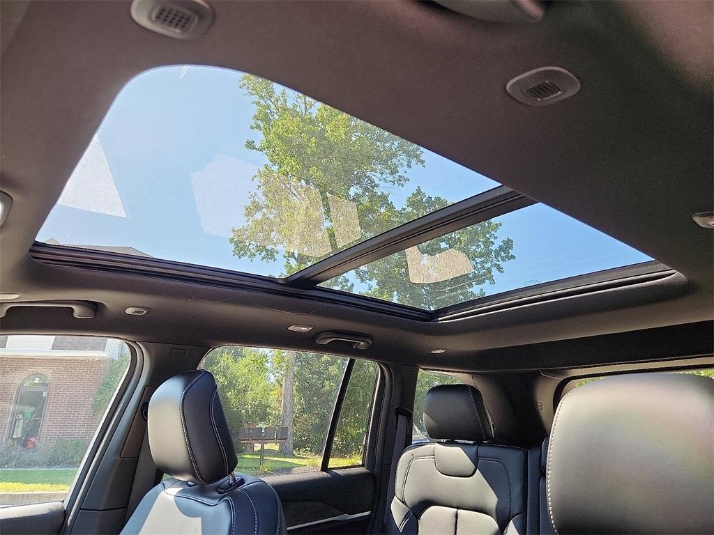 new 2025 Jeep Grand Cherokee car, priced at $52,735