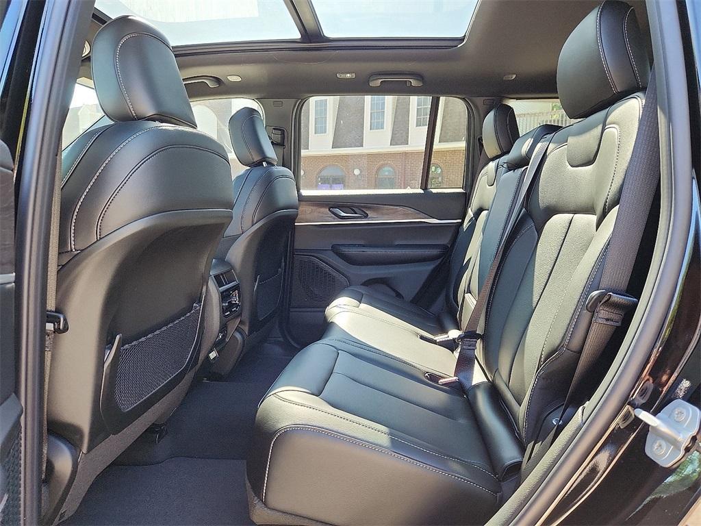 new 2025 Jeep Grand Cherokee car, priced at $52,735