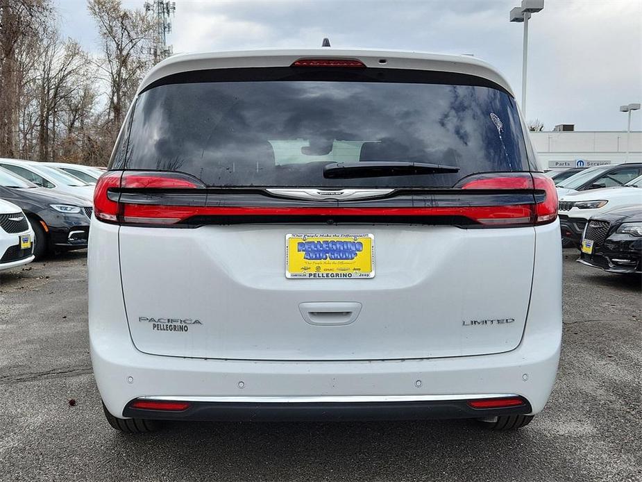 new 2024 Chrysler Pacifica car, priced at $53,120