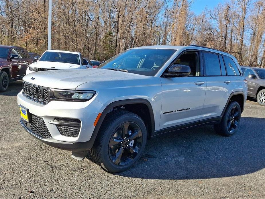 new 2025 Jeep Grand Cherokee car, priced at $48,175