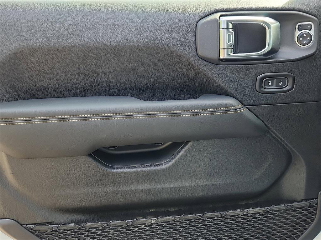 new 2025 Jeep Wrangler car, priced at $61,020