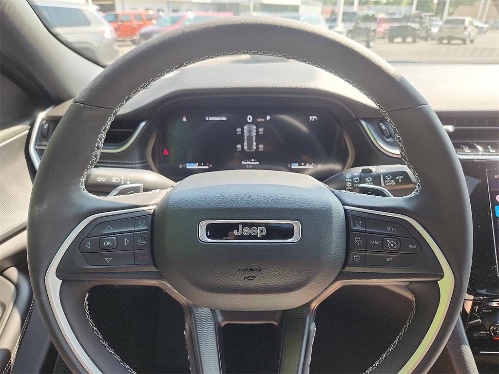 new 2025 Jeep Grand Cherokee car, priced at $44,170