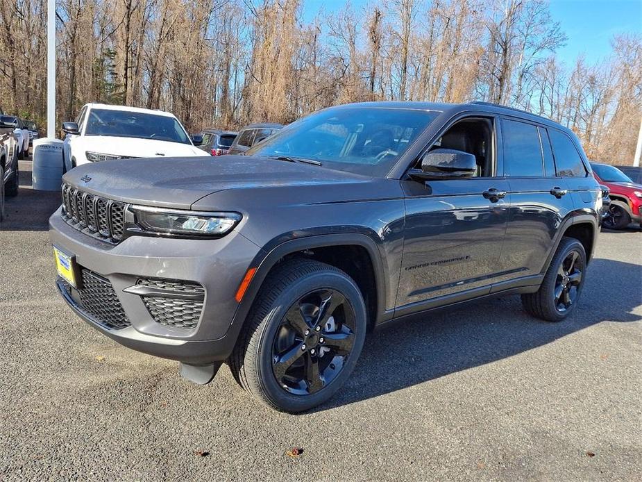 new 2025 Jeep Grand Cherokee car, priced at $49,170