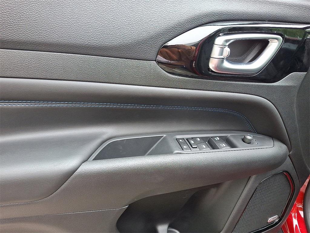 new 2025 Jeep Compass car, priced at $40,105