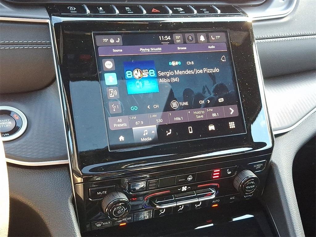 new 2025 Jeep Grand Cherokee car, priced at $48,375