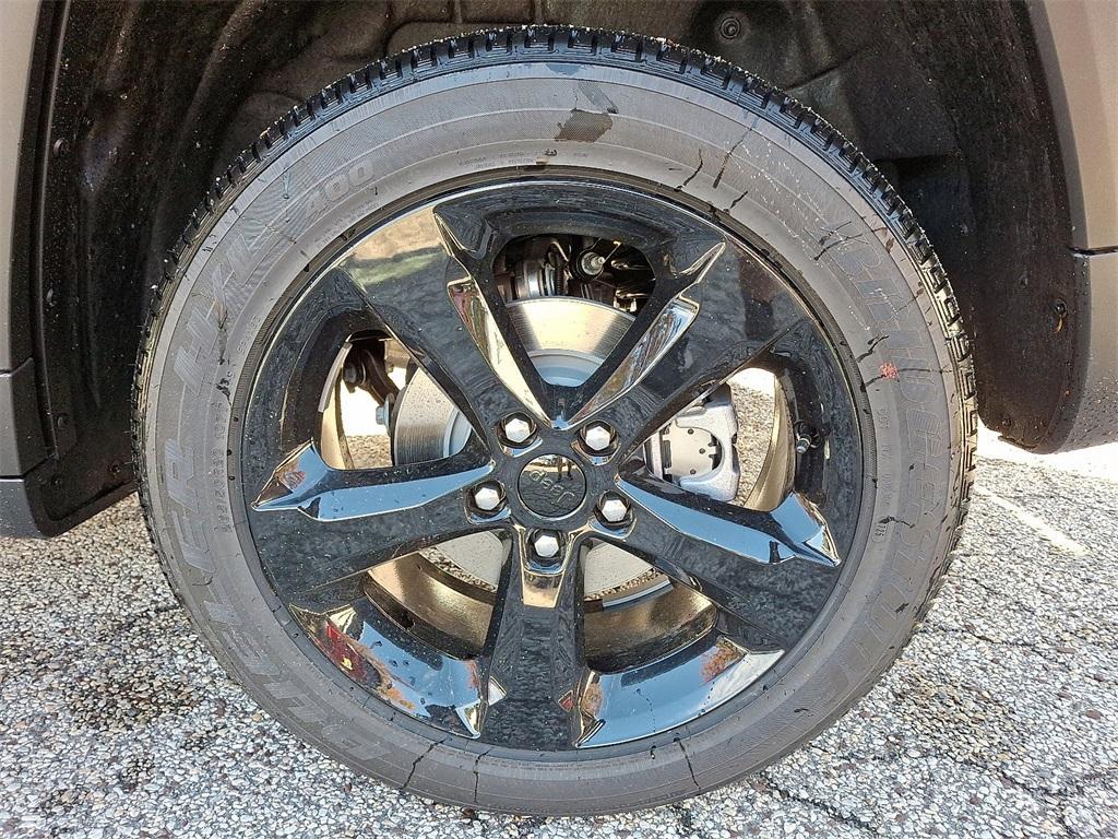 new 2025 Jeep Grand Cherokee car, priced at $48,375