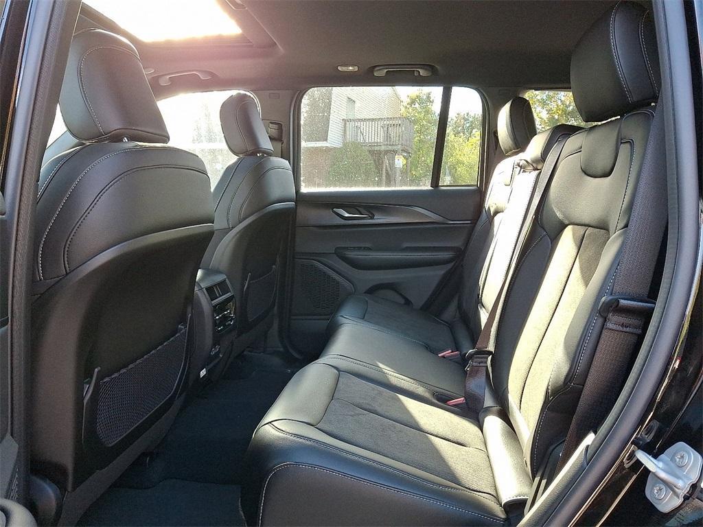 new 2025 Jeep Grand Cherokee car, priced at $48,375