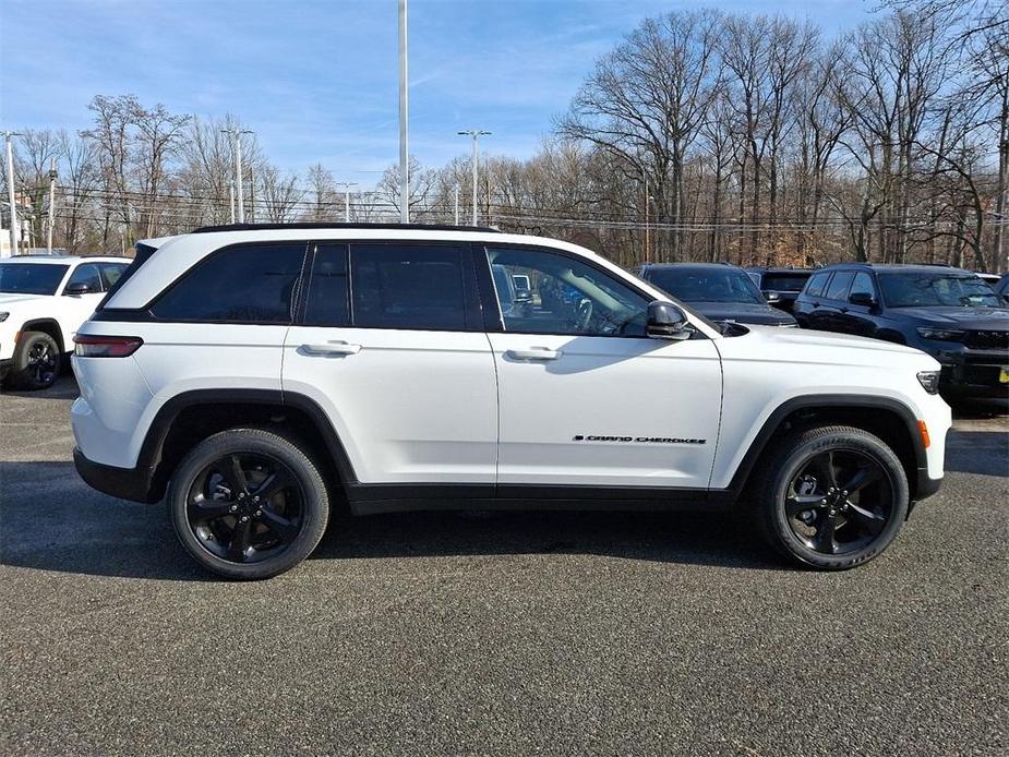 new 2025 Jeep Grand Cherokee car, priced at $48,575