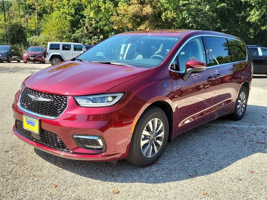 new 2023 Chrysler Pacifica Hybrid car, priced at $43,500