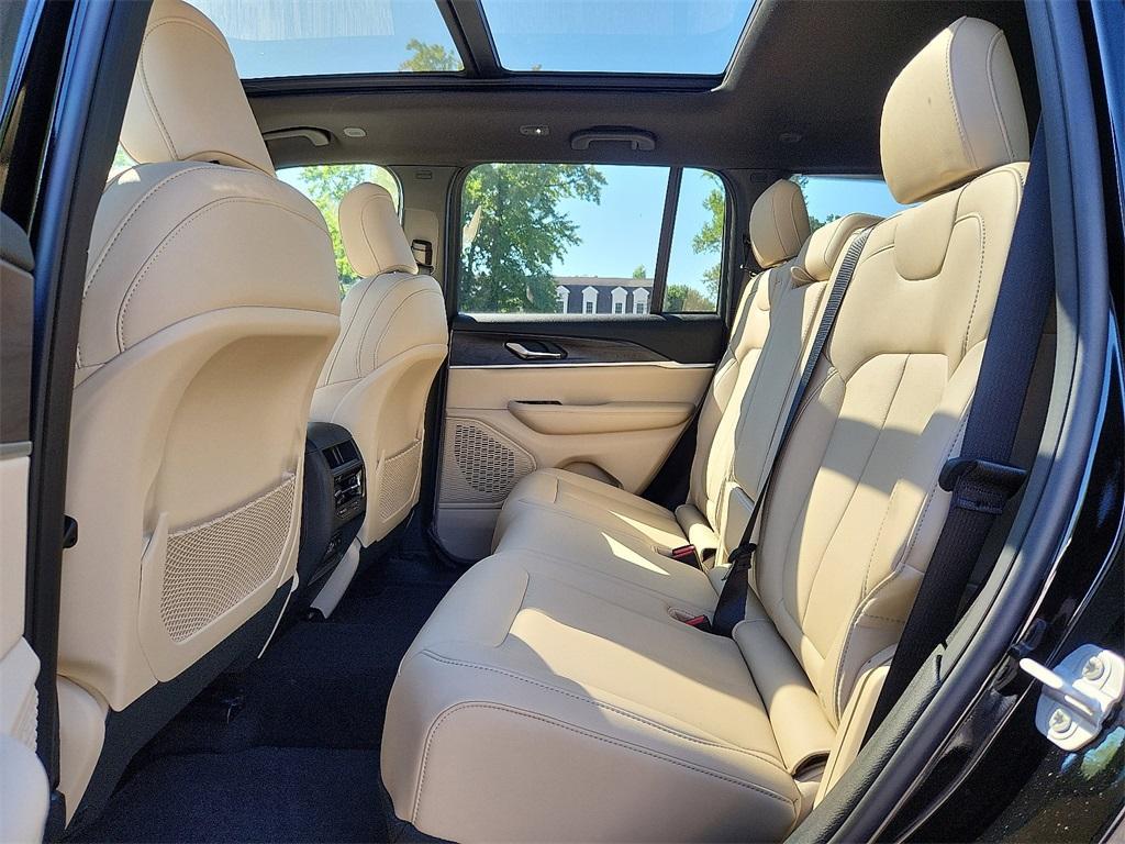 new 2025 Jeep Grand Cherokee car, priced at $50,010