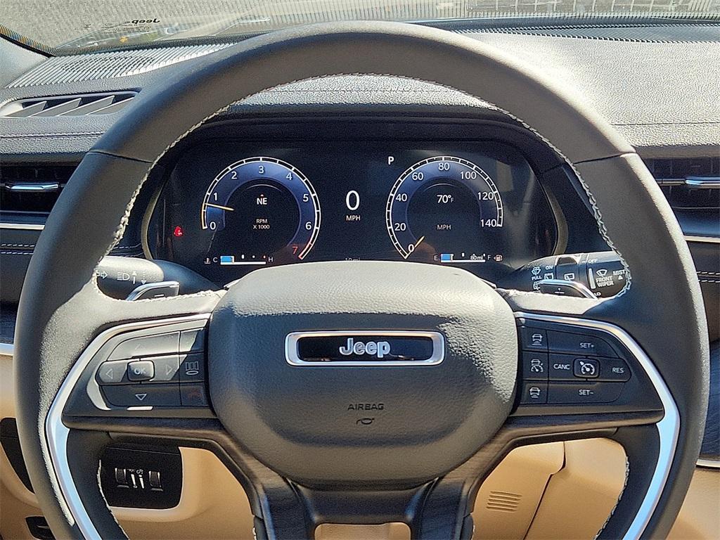 new 2025 Jeep Grand Cherokee car, priced at $50,010