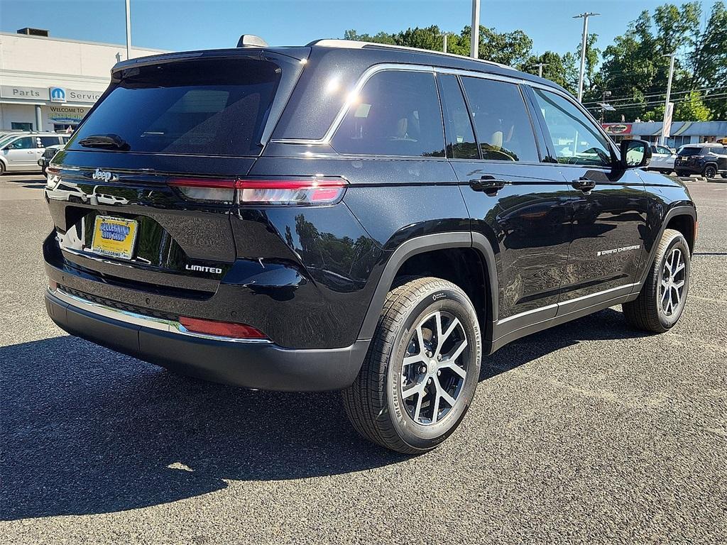 new 2025 Jeep Grand Cherokee car, priced at $50,010