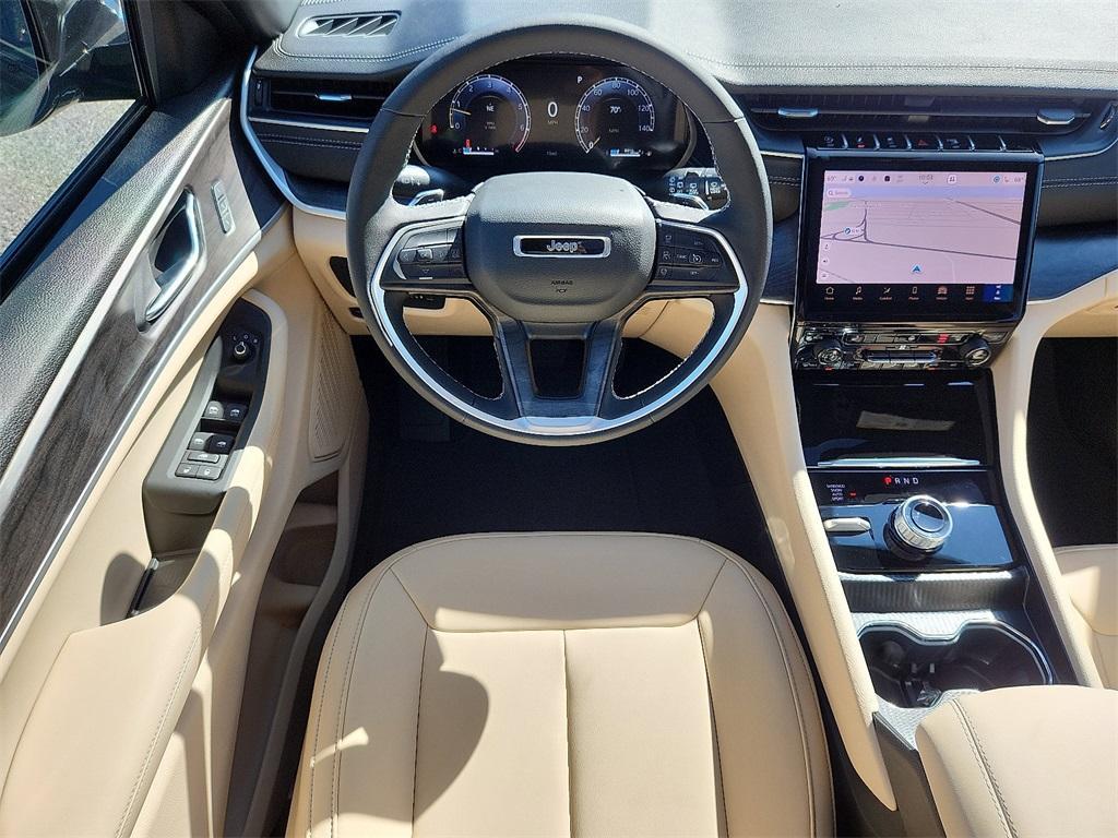 new 2025 Jeep Grand Cherokee car, priced at $50,010