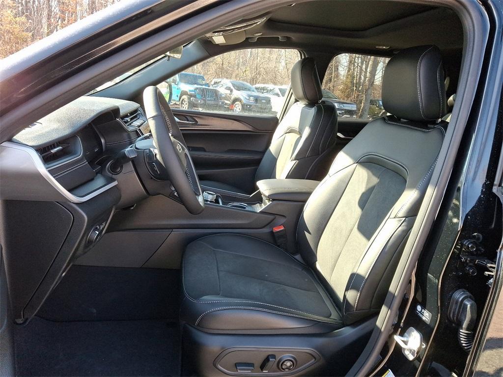new 2025 Jeep Grand Cherokee car, priced at $47,525