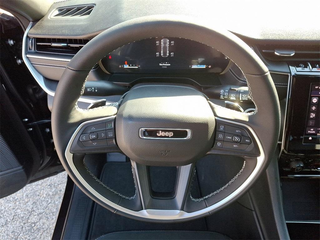 new 2025 Jeep Grand Cherokee car, priced at $47,525