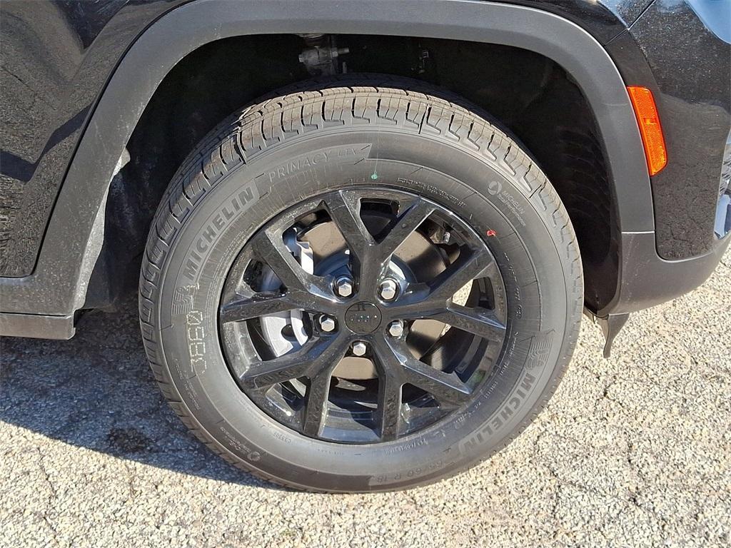 new 2025 Jeep Grand Cherokee car, priced at $47,525