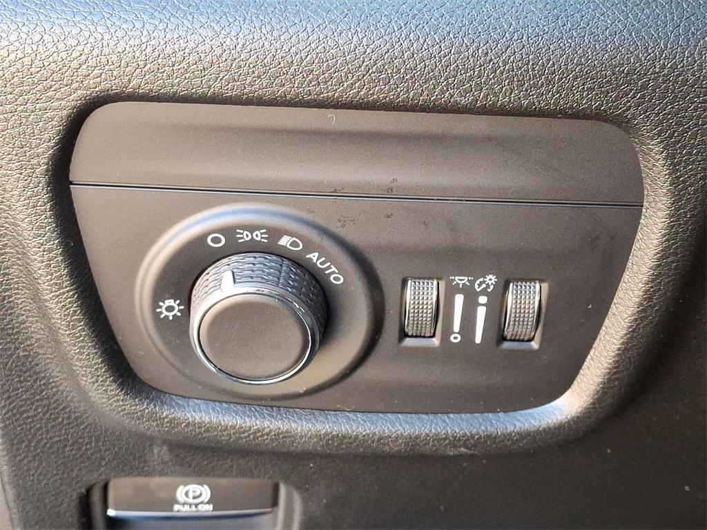 new 2025 Jeep Grand Cherokee car, priced at $47,525