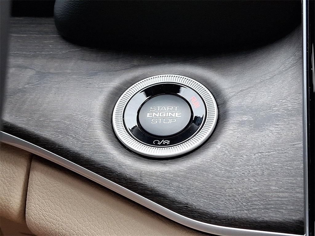 new 2025 Jeep Grand Cherokee car, priced at $52,735