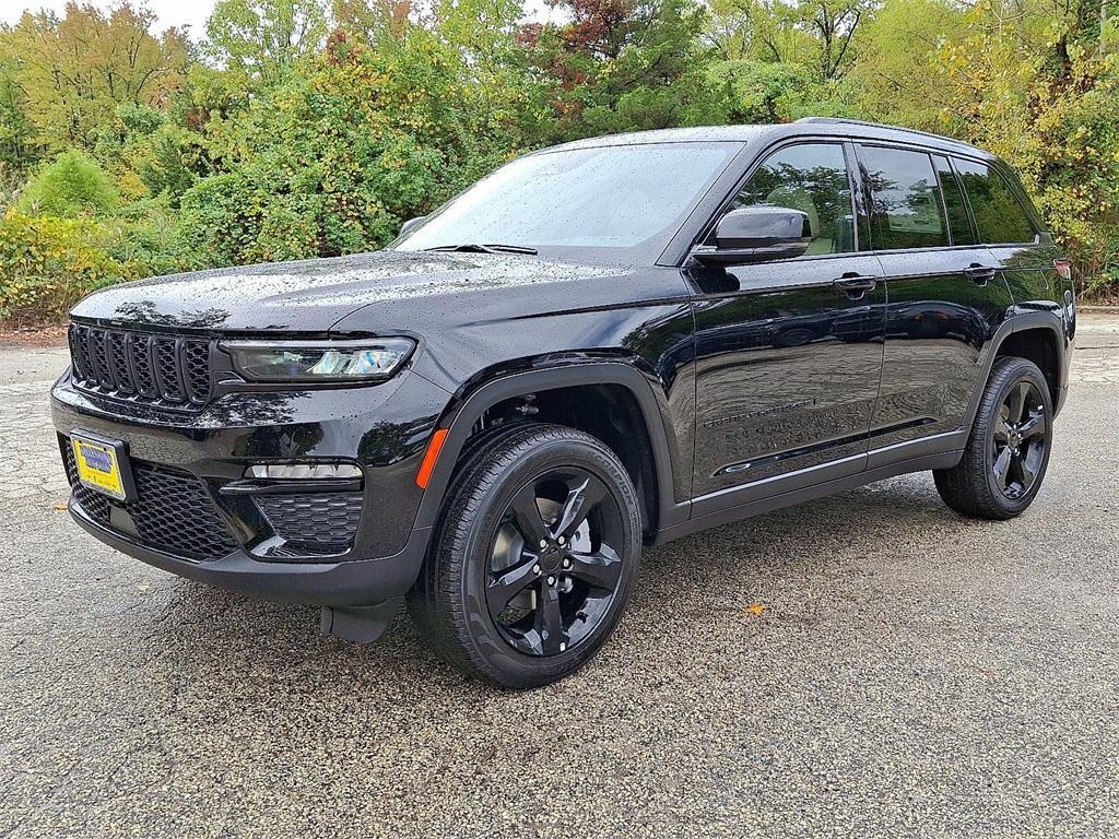 new 2025 Jeep Grand Cherokee car, priced at $52,735