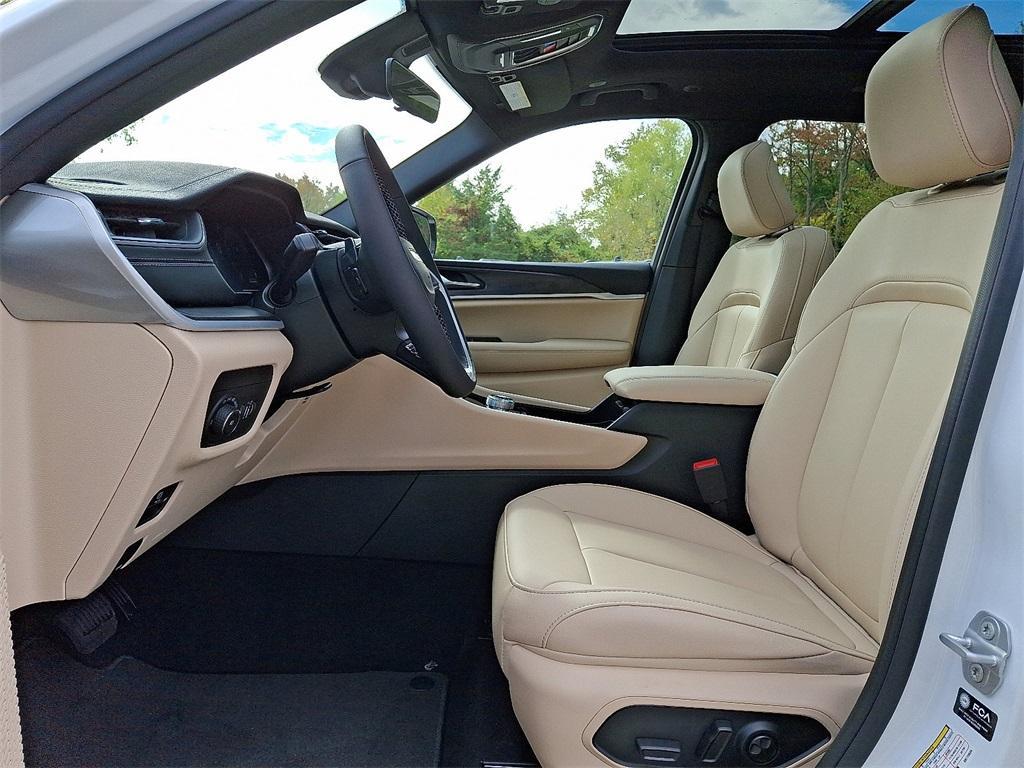 new 2025 Jeep Grand Cherokee L car, priced at $54,240