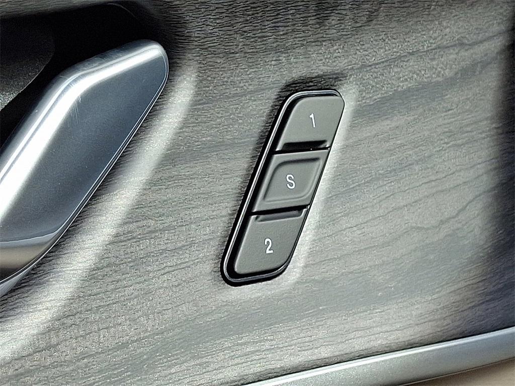 new 2025 Jeep Grand Cherokee L car, priced at $54,240