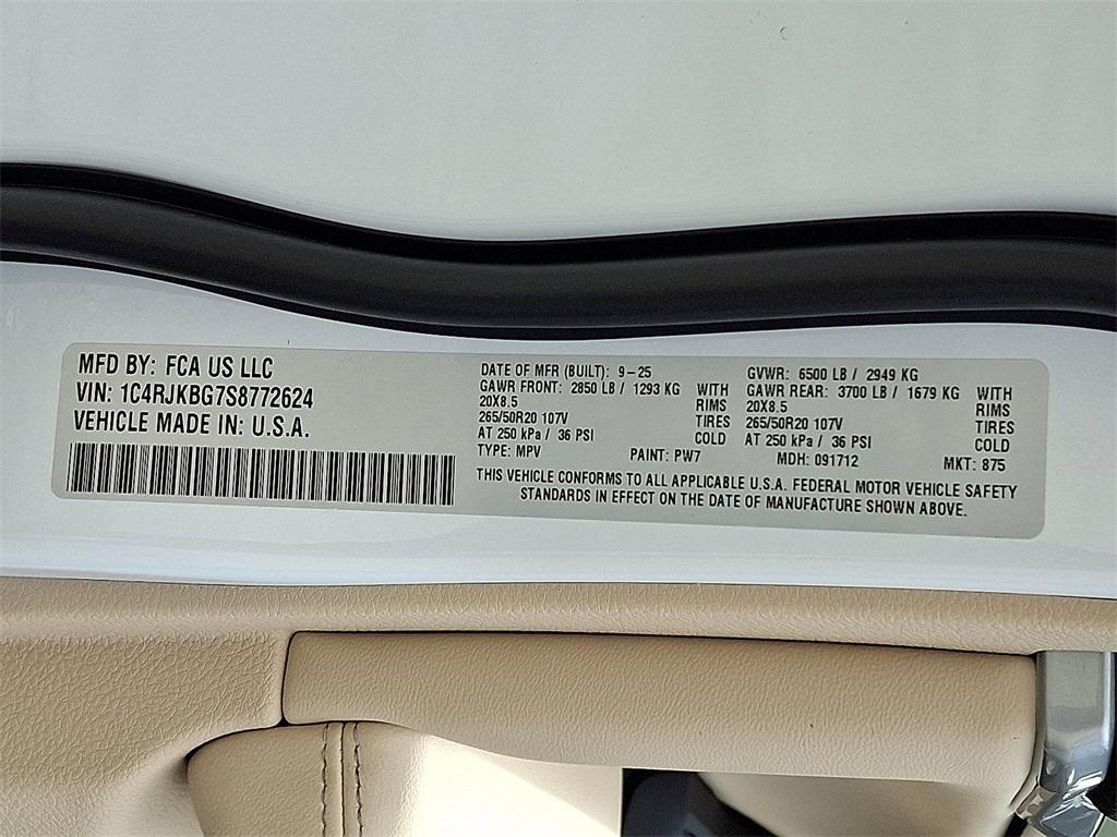 new 2025 Jeep Grand Cherokee L car, priced at $54,240