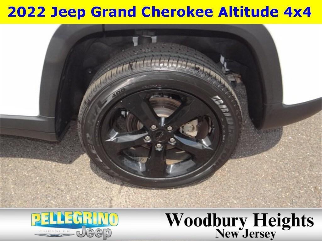 used 2022 Jeep Grand Cherokee car, priced at $31,333