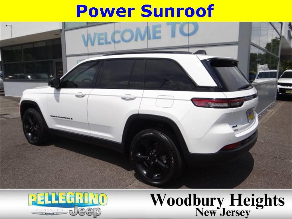 used 2022 Jeep Grand Cherokee car, priced at $33,944