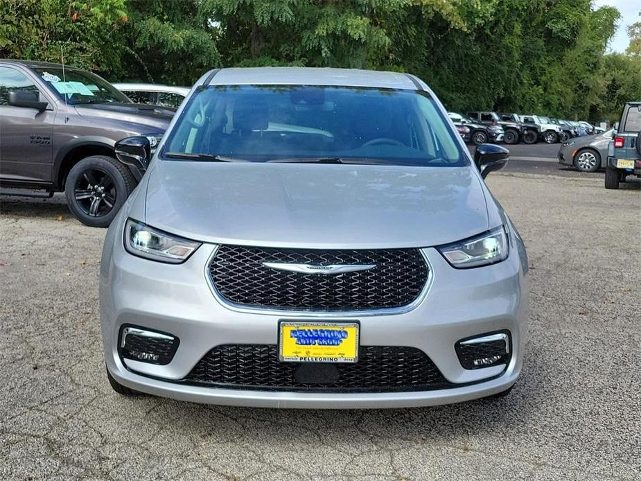 new 2024 Chrysler Pacifica car, priced at $43,695